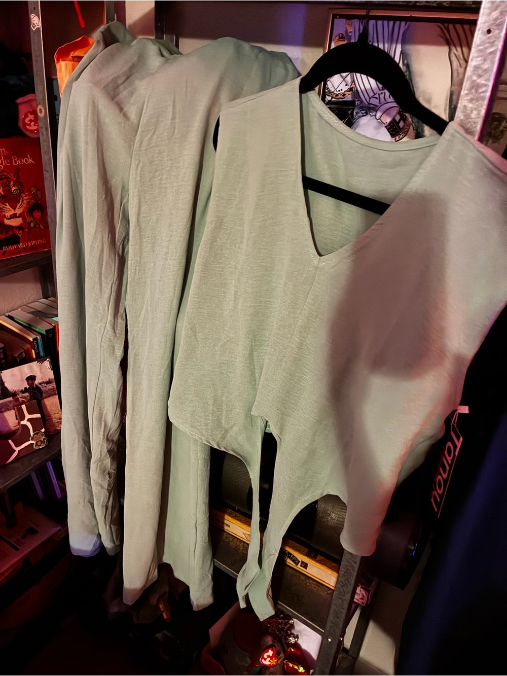 Light Green Women's V-Neck Top and Pants Set